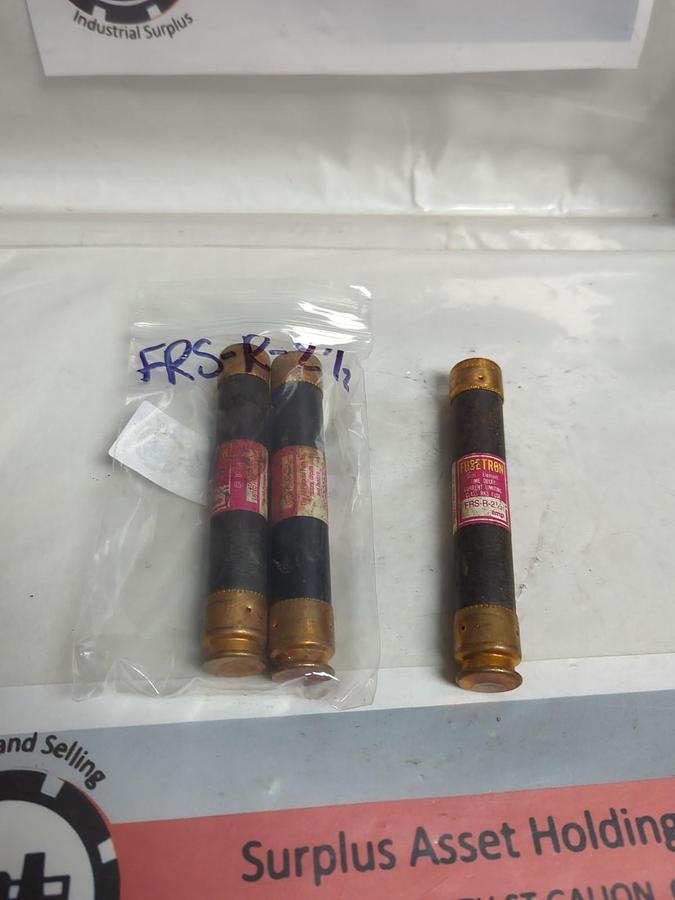 Used COOPER BUSSMANN,FRS-R-2-1/2,FUSETRON FUSE 2-1/2 AMP LOT OF 3 PRE-OWNED