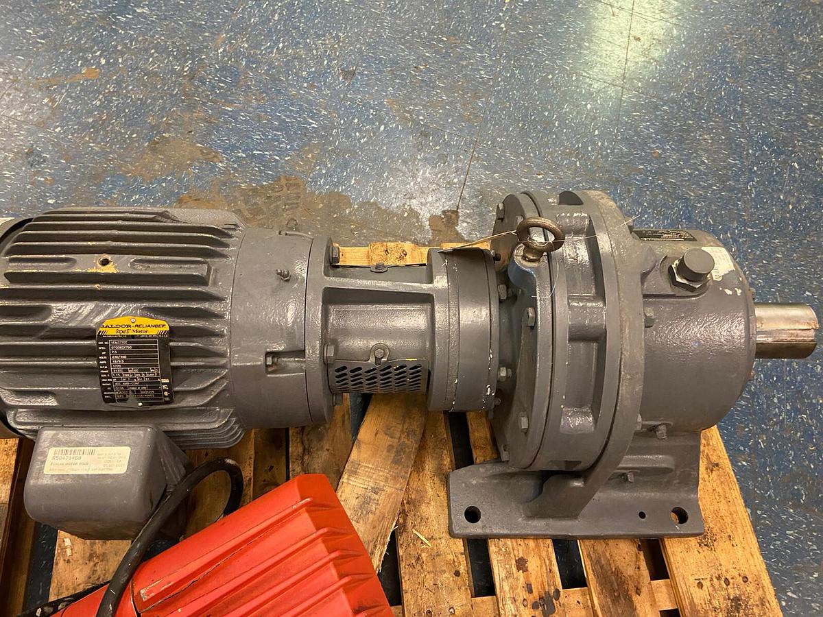 Used Sumitomo,CHHJ-6175DCY-174,Gearmotor Ratio 174 7.5Hp Input 1770RPM