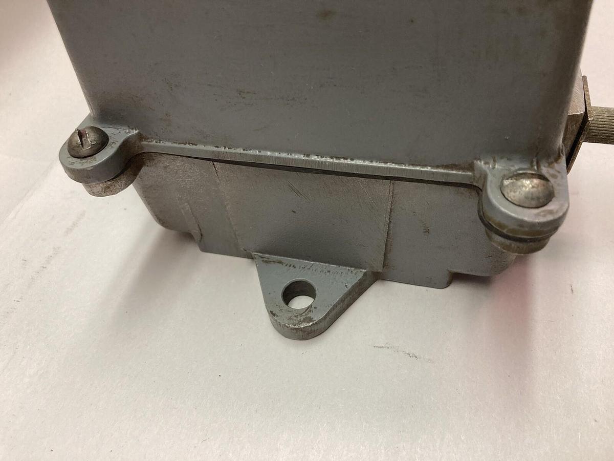 Used Cutler-Hammer,14977H38B,Limit Switch 600V Max