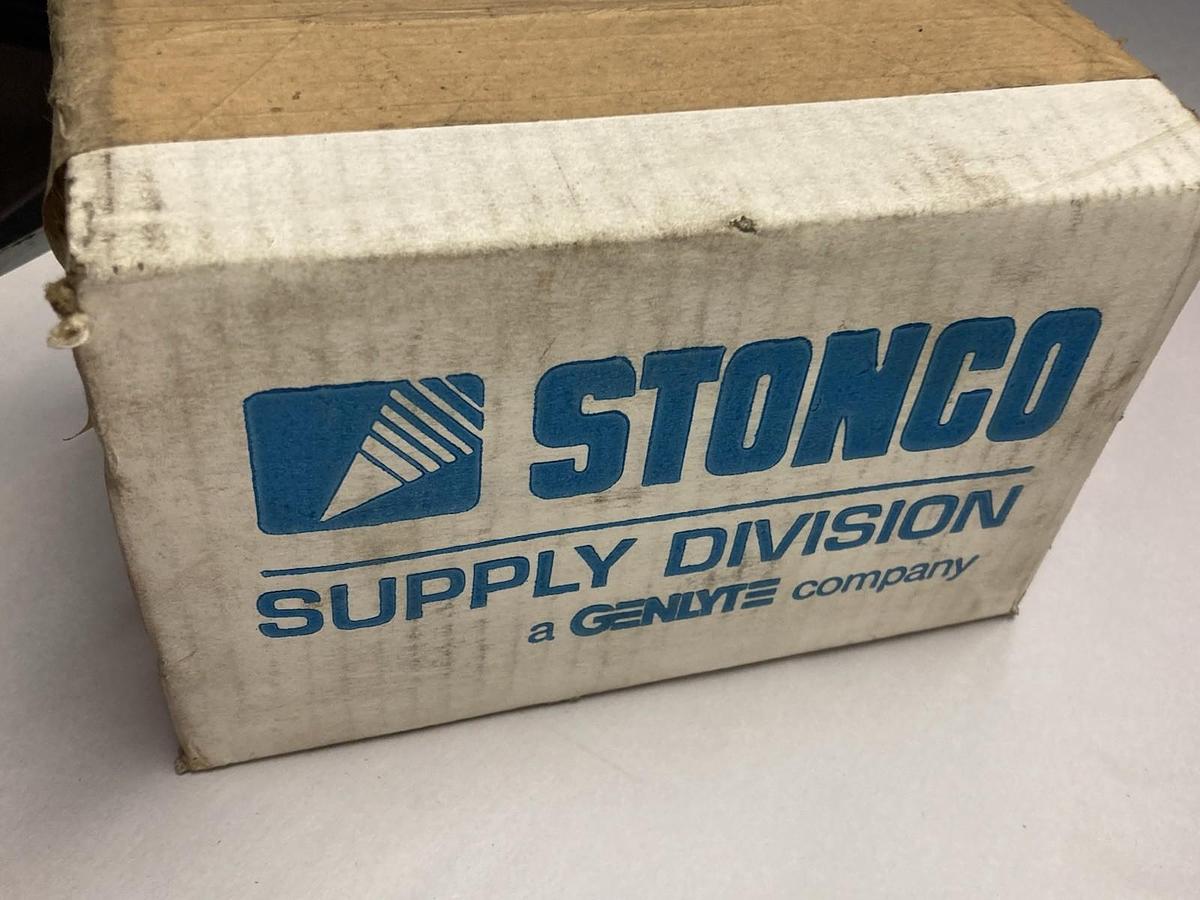Used Stonco,CLD3500-R40,Lampholder W/Spring Loaded Socket