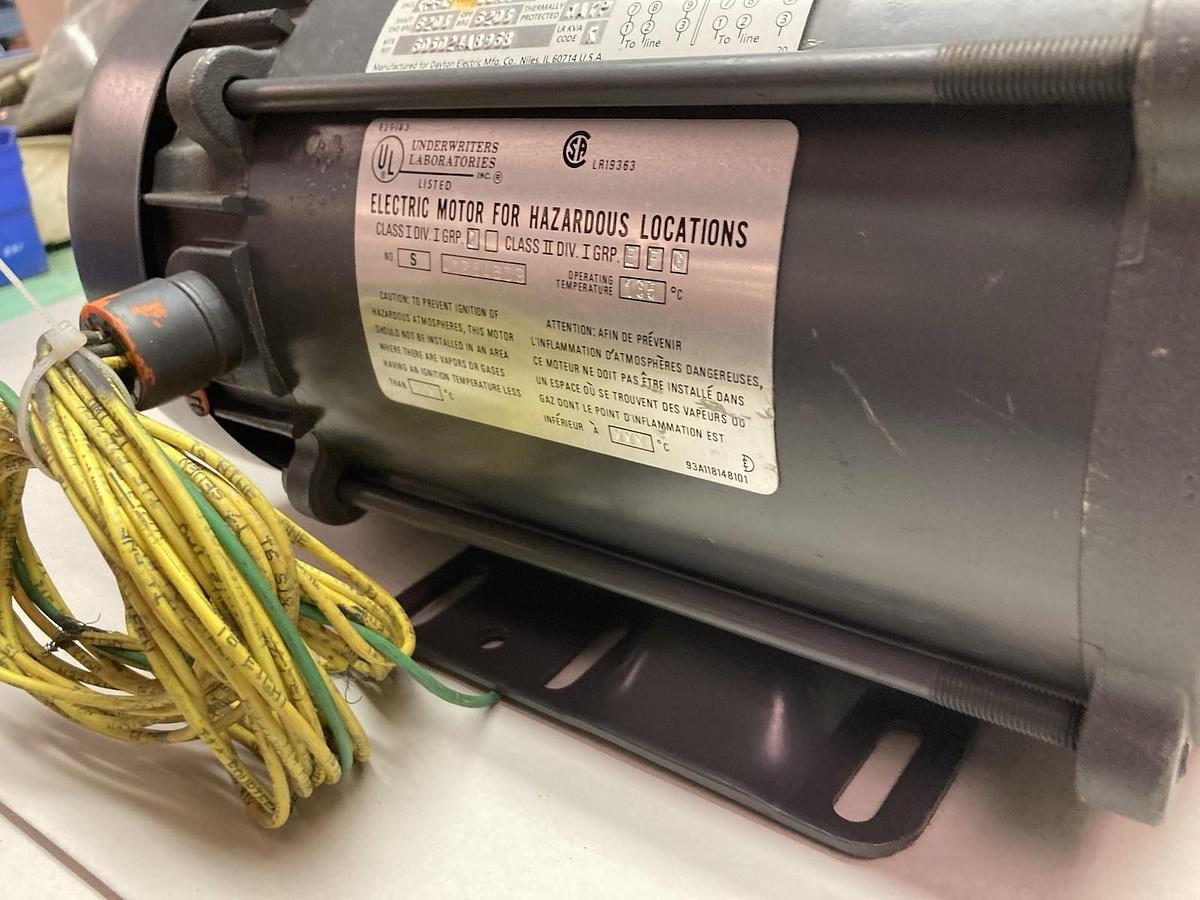 Used Dayton,3N371A,3-Phase Motor 1.5Hp 56H Frame 60Hz 230/460V 4.8/2.4A