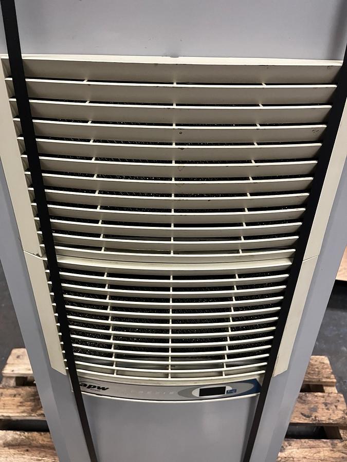 Used APW MCLEAN,M52-1016-038,ENCLOSURE AIR CONDITIONER 115V 1PH 10000BTU