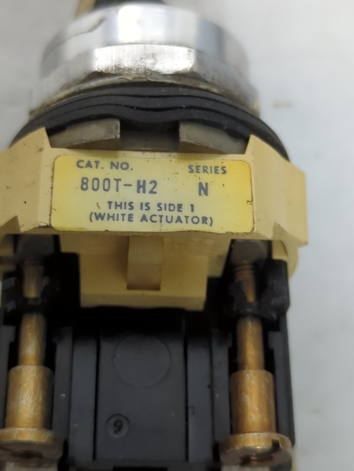 Used ALLEN BRADLEY,800T-H2,SERIES N SELECTOR SWITCH PRE-OWNED