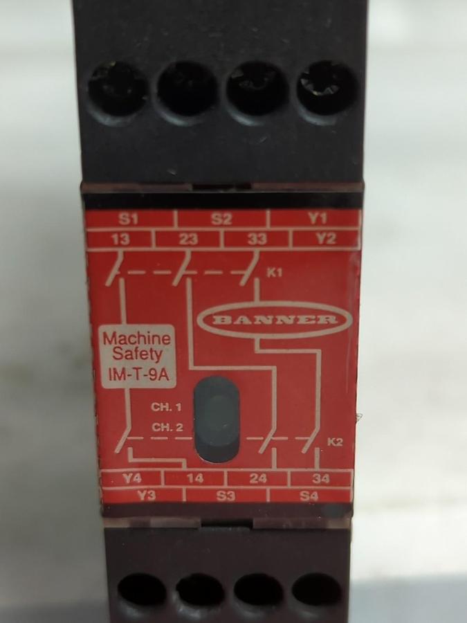 Used BANNER,IM-T-9A&IM-T-11A,SAFETY RELAY PRE-OWNED