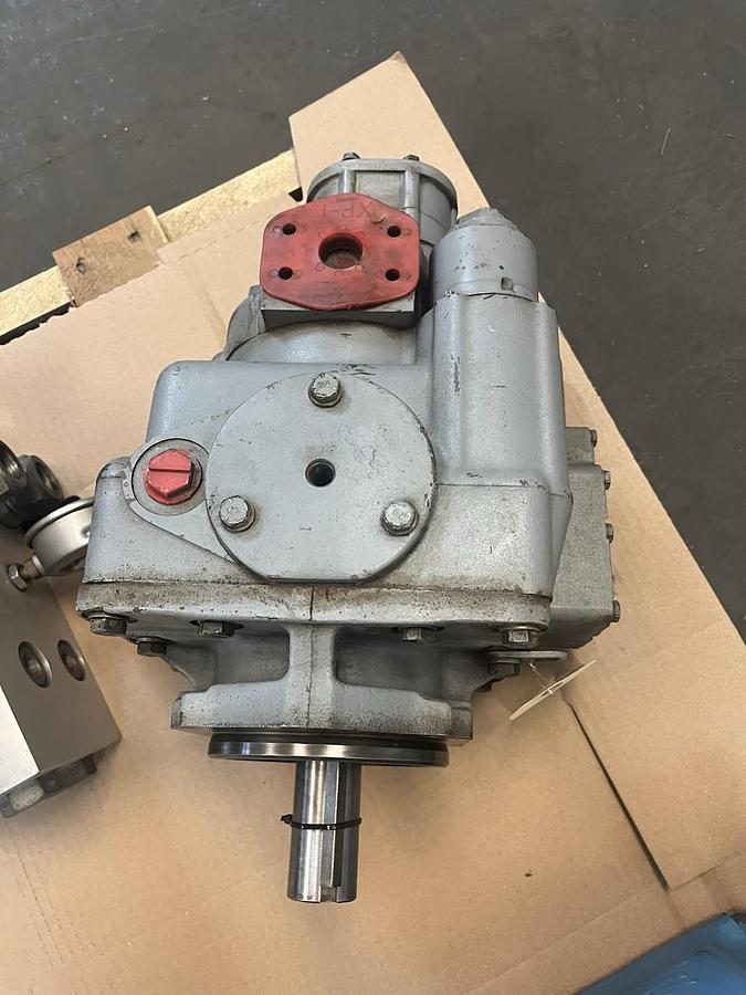 Used SUNDSTRAND,21-2996-CCW-10-85-39-53629,PISTON PUMP