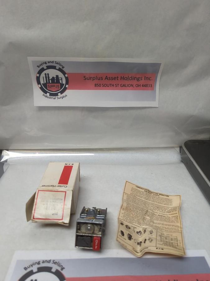 CUTLER-HAMMER,E30DG,COMPACT PUSHBUTTON OPERATOR W/ IND. LIGHT NOS