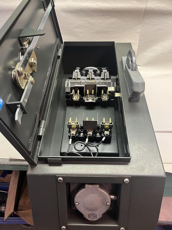 ELECTRO-MATIC,ECH30,INTERLOCK RECEPTACLE FUSED SAFETY SWITCH 30AMP DISCONNECT