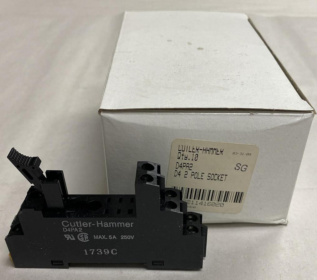 Used Cutler Hammer,D4PA2,2-Pole Socket BOX OF 10 NEW