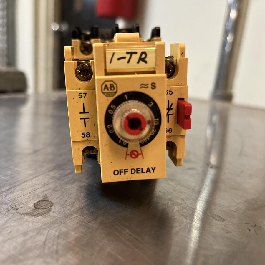 Used ALLEN BRADLEY,700-F400A1,SER B CONTACTOR 120V COIL 196-FTB