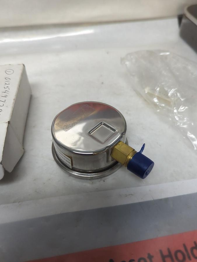 MARSH/BELLOWS,J7612P,PRESSURE GAUGE 63MM SEVB 1/4 NPT 30 IN HG-30PSI & KPA NOS