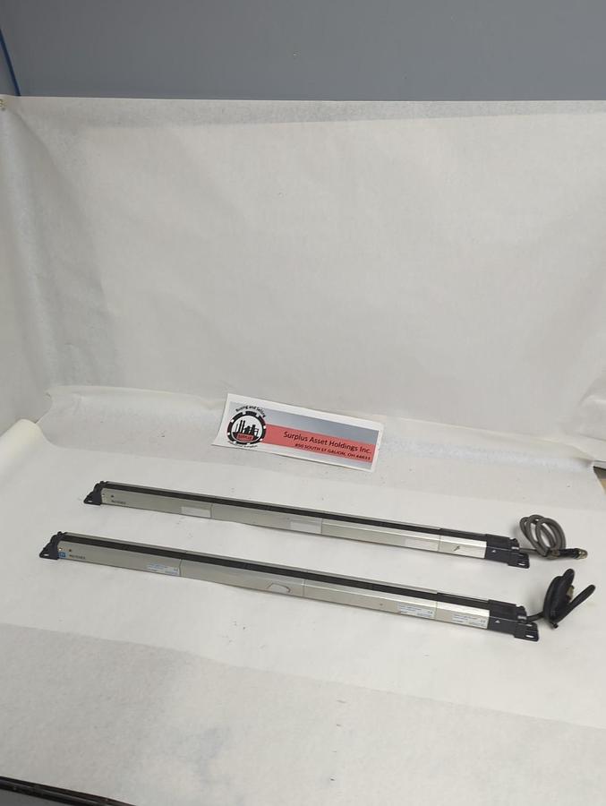 Used KEYENCE,PJV22-R/PJV22-T,LIGHT CURTAIN TRANSMITTER RECEIVER SET W/EXTENSIONS