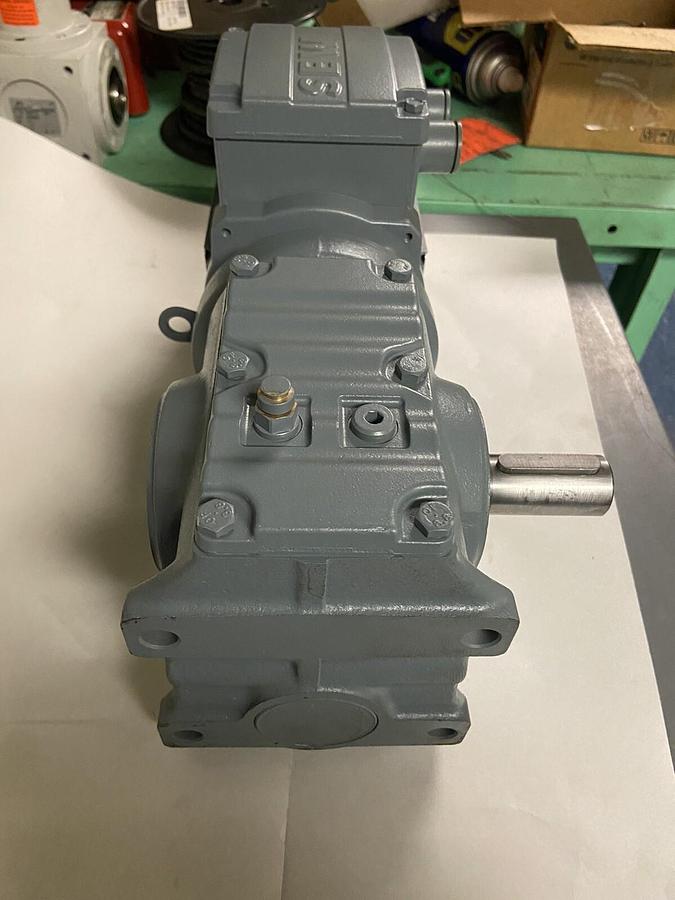 SEW Eurodrive,S47-DR63M6,Gearmotor Ratio 201 1110/5.5RPM .12kW