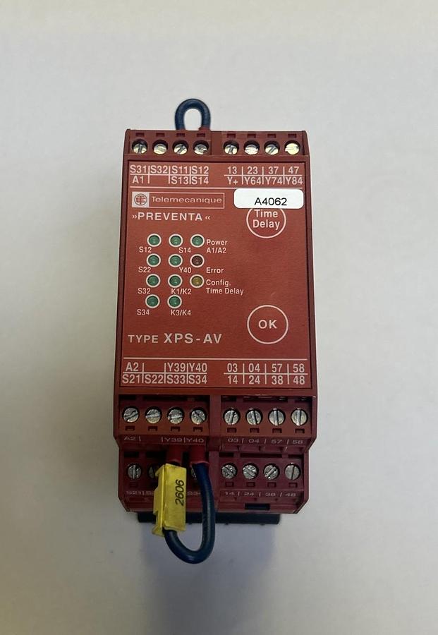 Used TELEMECANIQUE,XPSAV11113P,SAFETY RELAY MODULE
