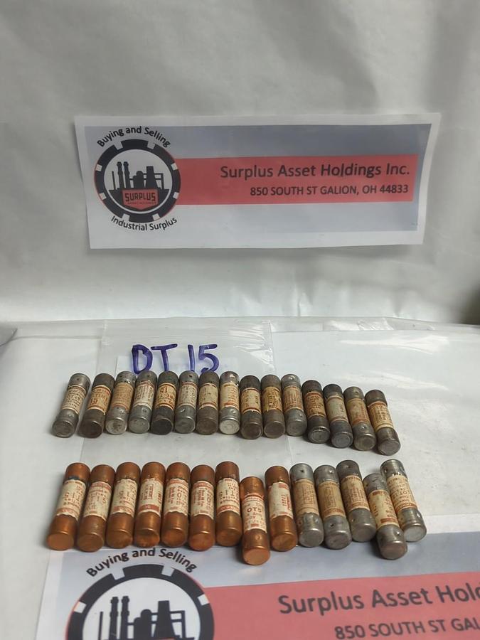 Used GOULD SHAWMUT,OT15,ONE TIME 15 AMP FUSE LOT OF 29 PRE-OWNED