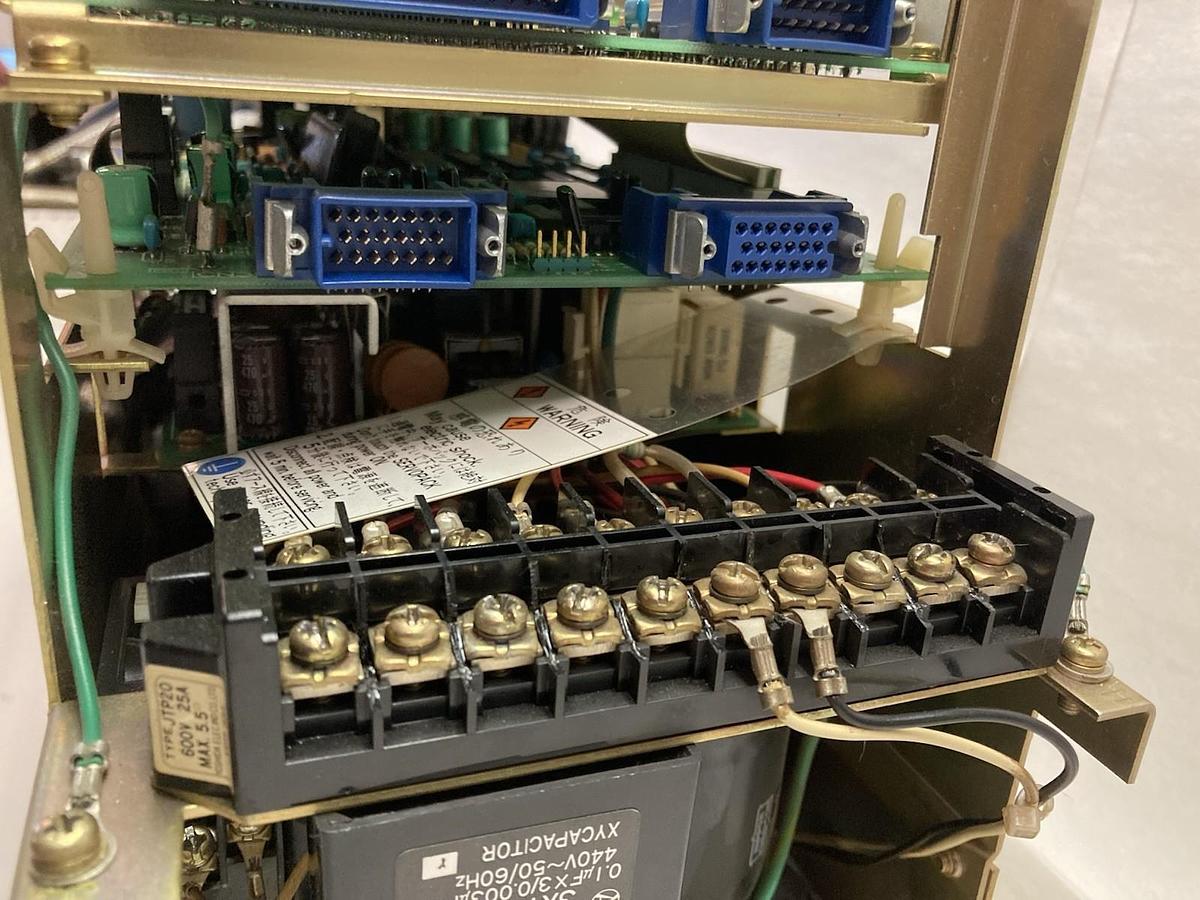 Yaskawa Electric,Model CACR-HR05BB,3-Phase Servopack 200-230V 50/60Hz