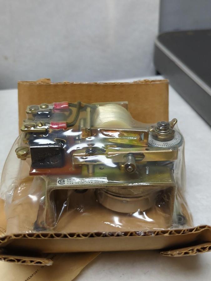 EAGLE SIGNAL,HD504AG21,TIMOFLEX TIME-DELAY RELAY 120V/60HZ 55 SEC NEW