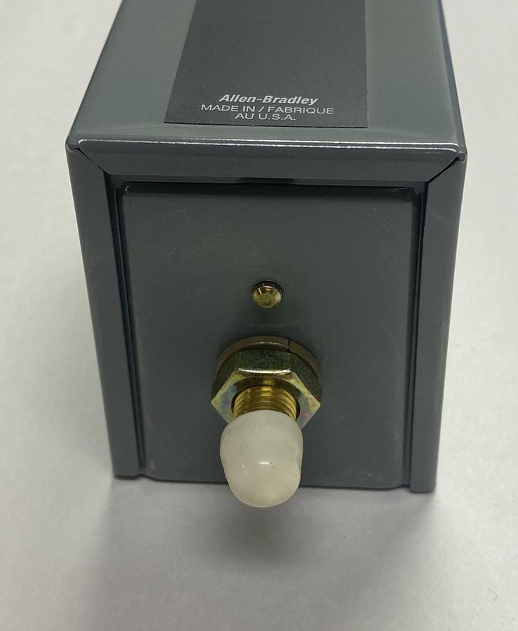 Used ALLEN BRADLEY,836-A2A,SER A PRESSURE CONTROL SWITCH NEW