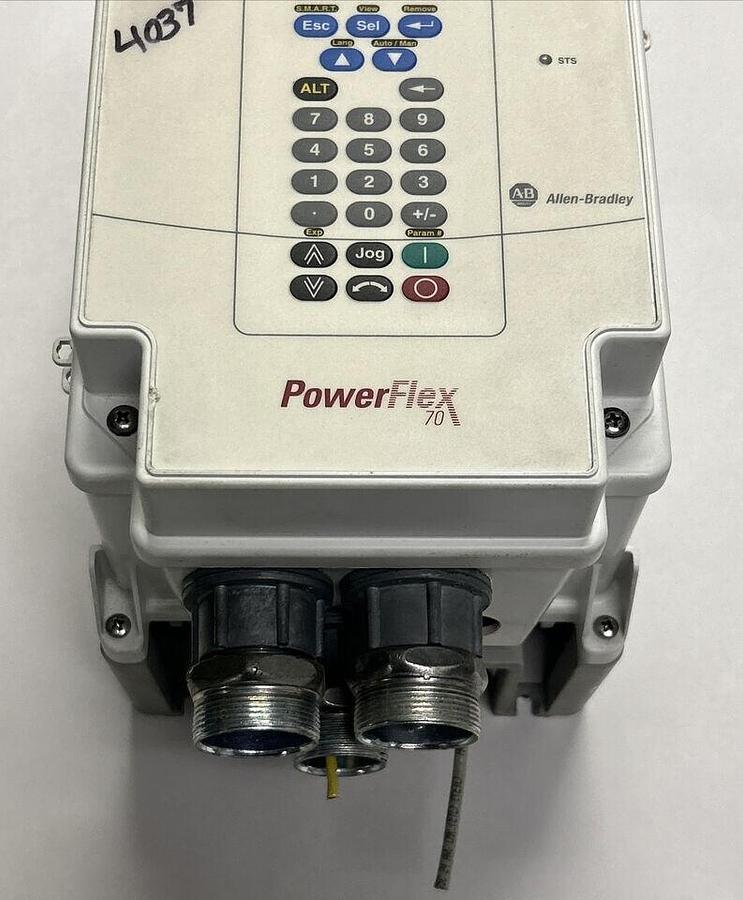 Used ALLEN BRADLEY,20AD8P0C3AYNARNN,VFD SER A AC DRIVE POWERFLEX70 5HP 480V