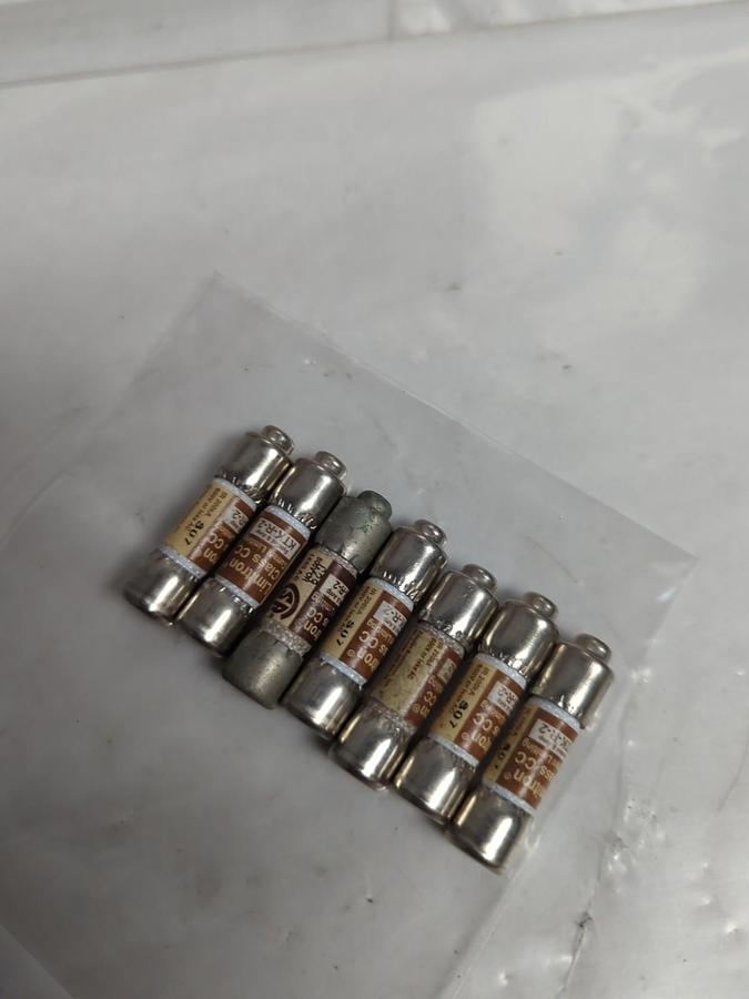 Used COOPER BUSSMANN,KTK-R-2,LIMITRON 2 AMP FUSE LOT OF 7 PRE-OWNED