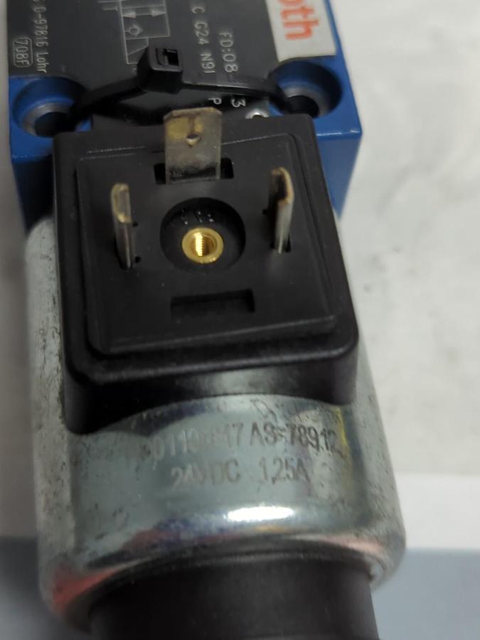 REXROTH,R900223864,DIRECTIONAL CONTROL VALVE M-3 SED6 CK13/350 C G24 N9K4/P NOS