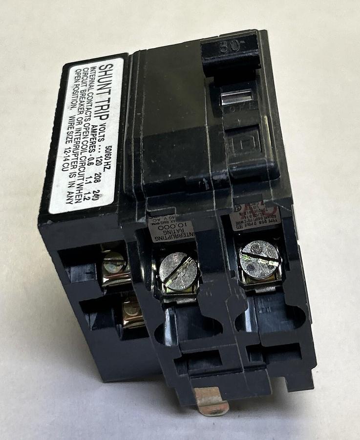 Used SQUARE D,Q0B2301021,CIRCUIT BREAKER 30A 120/240V 2P