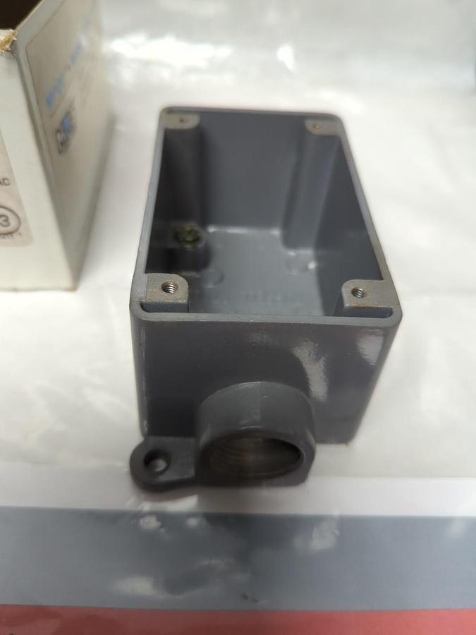 RUSSELLSTOLL,F17817,RECEPTACLE DUPLEX BOX NOS