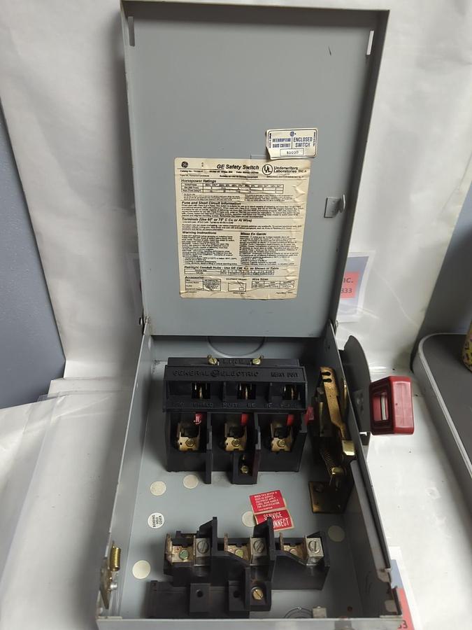 Used GE,TH3361R,SAFETY SWITCH MODEL 10 30 AMP 600VAC 250 VDC PRE-OWNED
