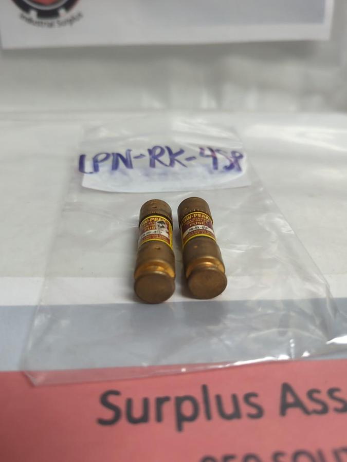 Used COOPER BUSSMANN,LPN-RK-4SP,LOW-PEAK 4 AMP FUSE LOT OF 2 PRE-OWNED