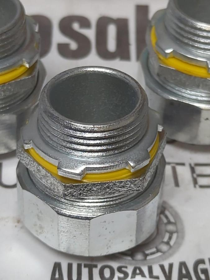 COOPER CROUSE-HINDS,LT100,STRAIGHT 1 INCH MALE CONNECTORS BOX OF 5 NEW