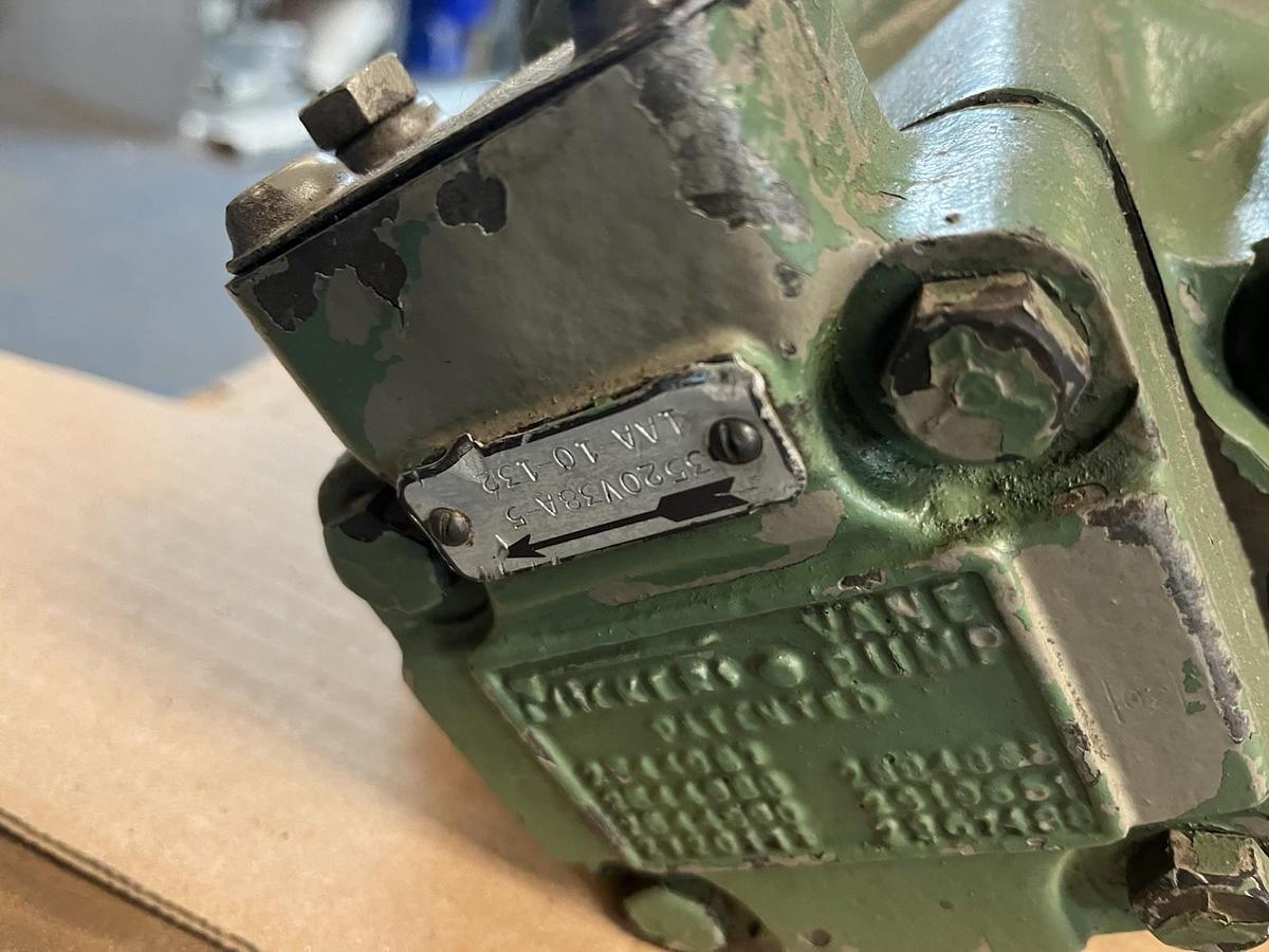 Used VICKERS,3520V38A-5-1AA-10-132,VANE PUMP