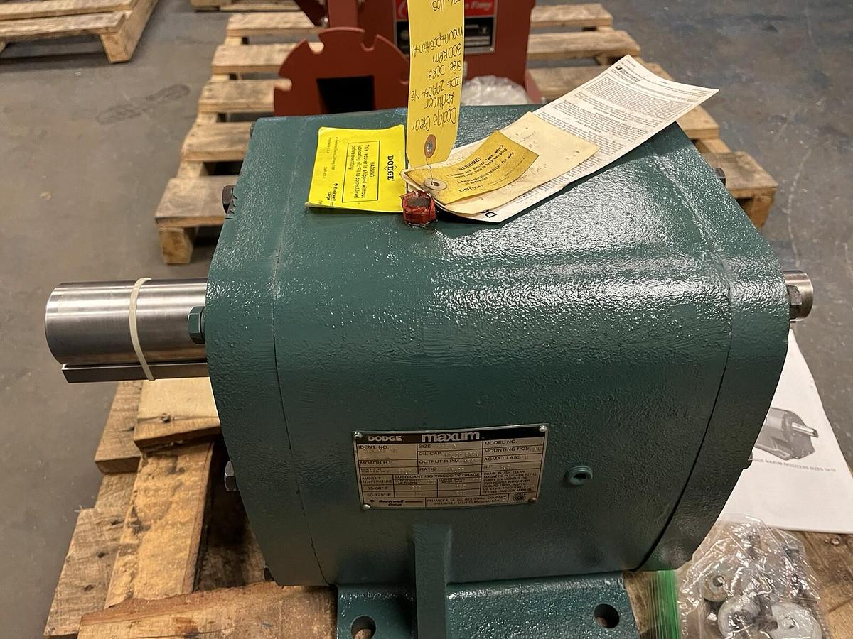DODGE,DCR-3,MAXUM GEAR REDUCER RATIO 11.33 INPUT 40 HP 1750 RPM OUTPUT 154RPM