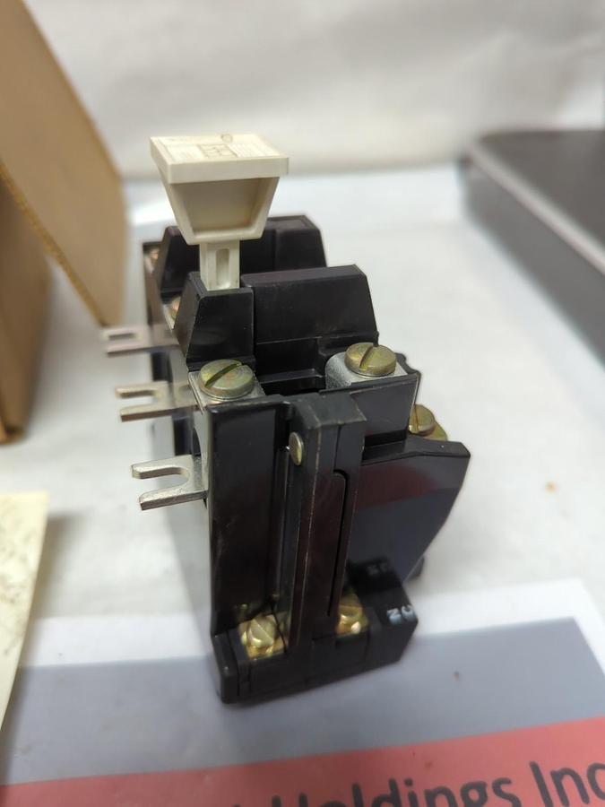Used ALLEN-BRADLEY,42185-800-01,OVERLOAD RELAY 3-POLE 120-600VAC PRE-OWNED