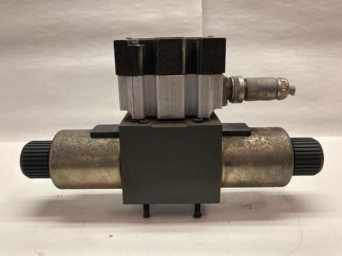 Used Parker,D3FTE01SCNF0032,Hydraulic Directional Valve