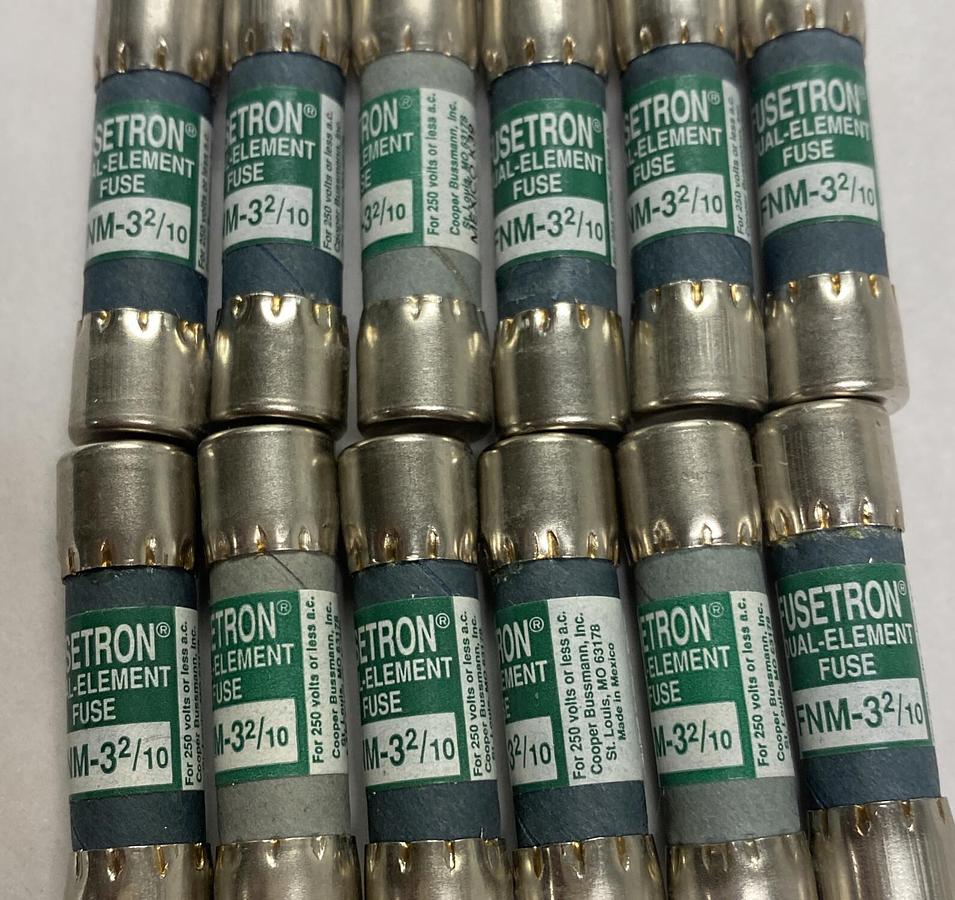 COOPER BUSSMANN,FNM-3-2/10,FUSETRON 3-2/10 AMP FUSE LOT OF 12 NEW NO BOX