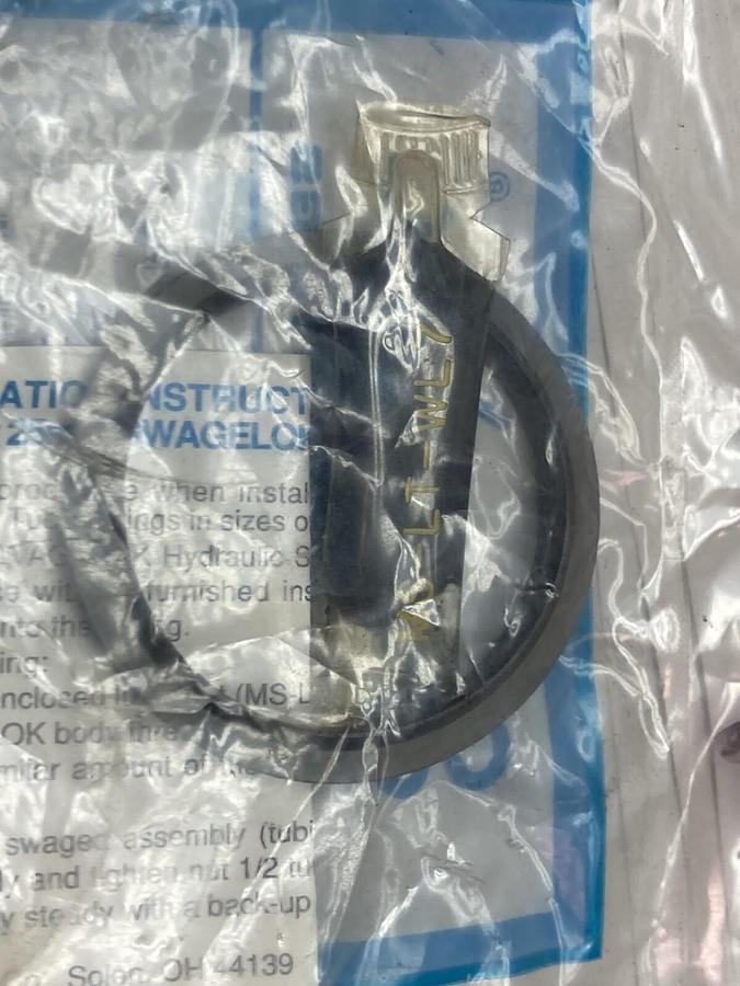 Used Swagelok,S-2404-1,Back Ferrule 1-1/2 Tube