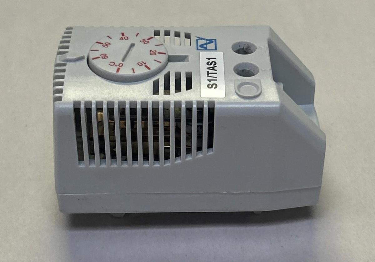 Used PFANNENBERG,FLZ520,TEMPERATURE CONTROLLER THERMOSTAT 240V