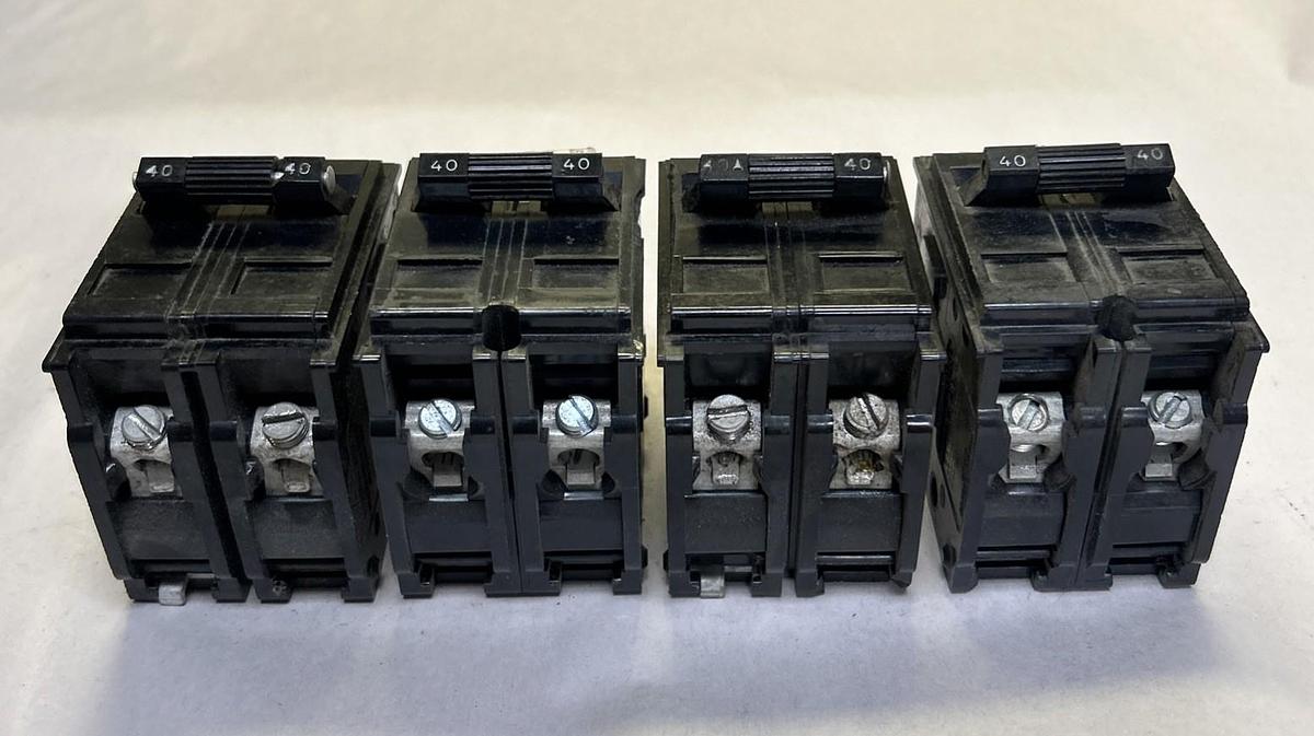Used MURRAY,MP240,CIRCUIT BREAKER 40A 120/240V 2P LOT OF 4