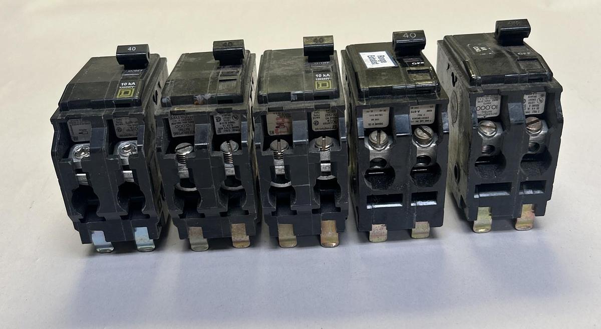 Used SQUARE D,Q0240,CIRCUIT BREAKER 40A 120/240V 2P LOT OF 5