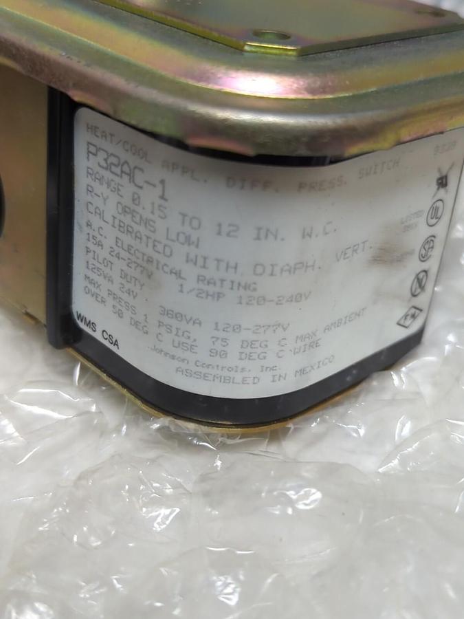 JOHNSON CONTROLS,P32AC-1C,SENSITIVE DIFFERENTIAL PRESSURE SWITCH 0.15 TO 12 IN.