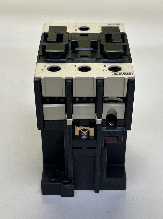 Used LOVATO,BF3200,CONTACTOR