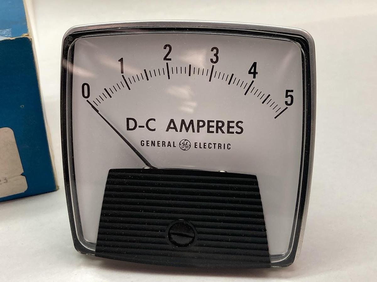 General Electric,50-162111LSLS6,D-C Amperes Panel Meter 0-150 NSMP