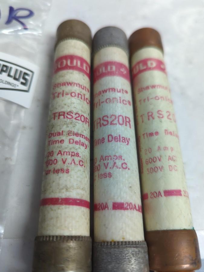 Used GOULD SHAWMUT,TRS20R,TRI-ONIC 20 AMP FUSE LOT OF 3 PRE-OWNED