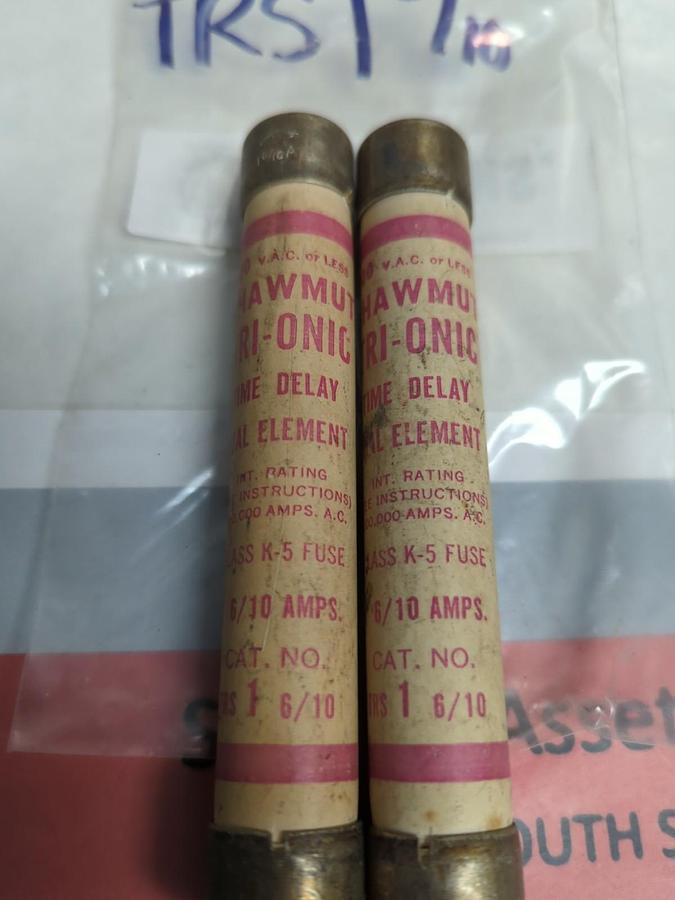 Used GOULD SHAWMUT,TRS-1-6/10,TRI-ONIC 1-6/10 AMP FUSE LOT OF 2 PRE-OWNED