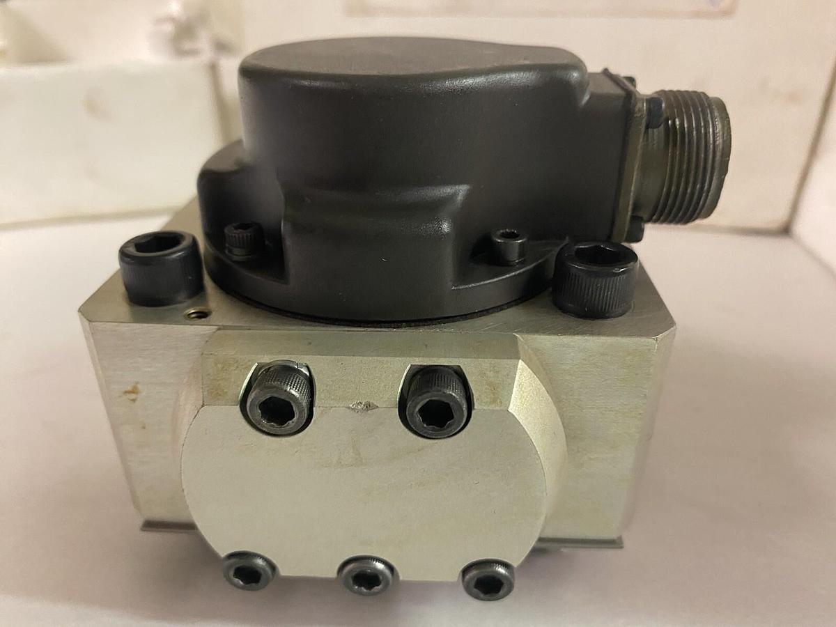 Used EATON VICKERS,SM4-20(15)57-80/50-10-S10, SERVO PROPORTIONAL VALVE