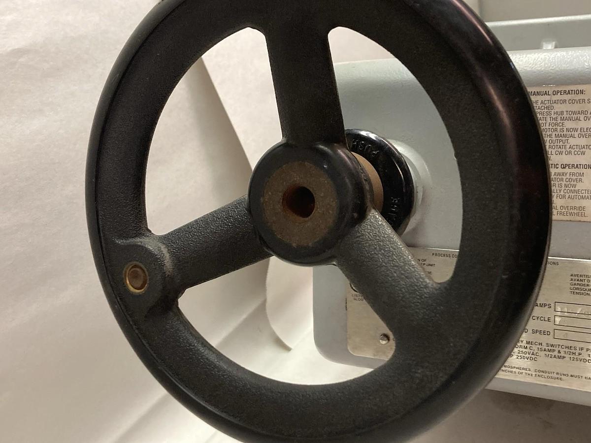 Used Flowserve,Model CE1A2TXZ,Electric Valve Actuator 1000 Torque