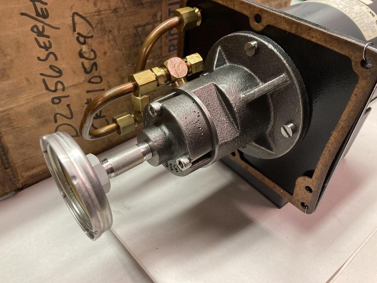 Reliance Electric,KP-J330-BVL,Vacuum Pump Motor Type R 115V 1/20HP 1670/1370RPM