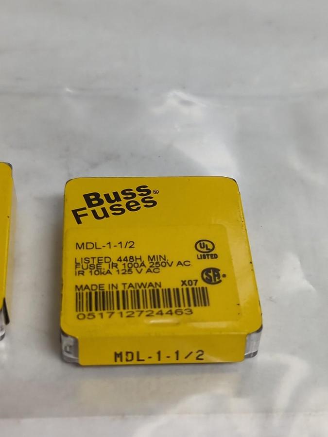 COOPER BUSSMANN,MDL-1-1/2,GLASS FUSE LOT OF 10 PCS NOS