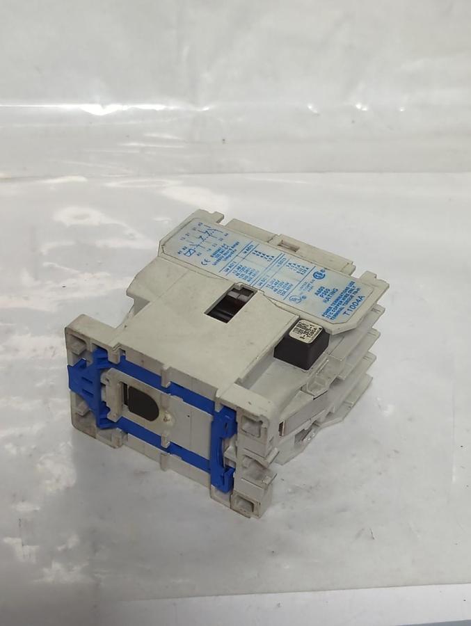 Used CUTLER HAMMER,D15CR22,4-POLE CONTACTOR 22E PRE-OWNED