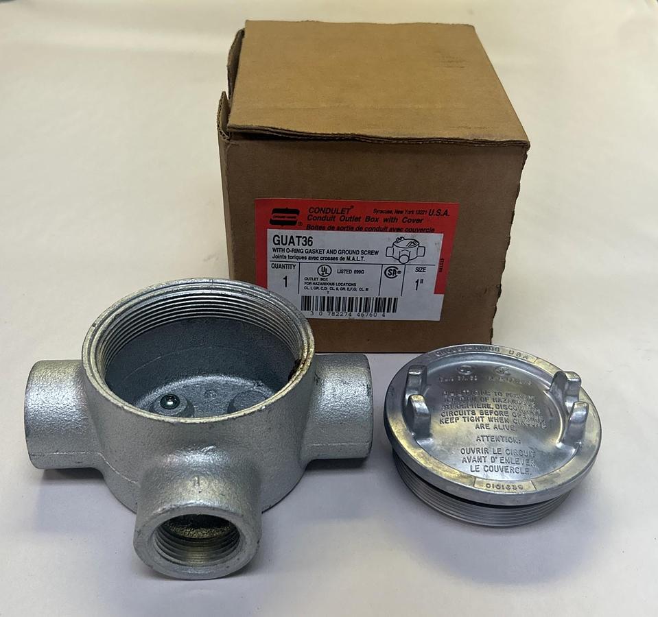 CROUSE HINDS,GUAT36,CONDUIT OUTLET BOX W/ COVER NOS