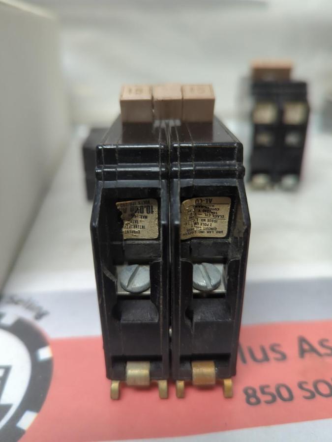 CUTLER-HAMMER,CH215,CIRCUIT BREAKER 15 AMP 2-POLE LOT OF 4 NOS